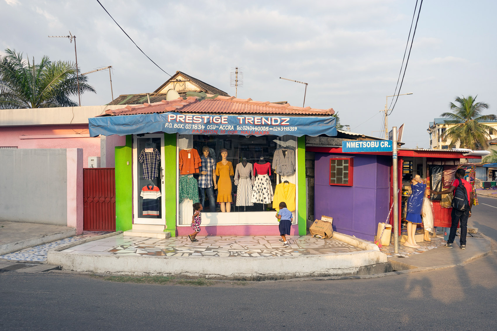 Kleidung in Accra Kaufen