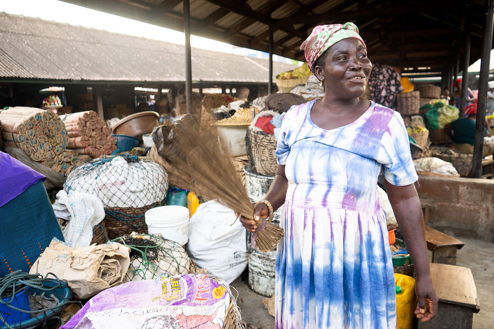 Porträt einer Afrikanischen Frau im Markt von Adabraka in Accra