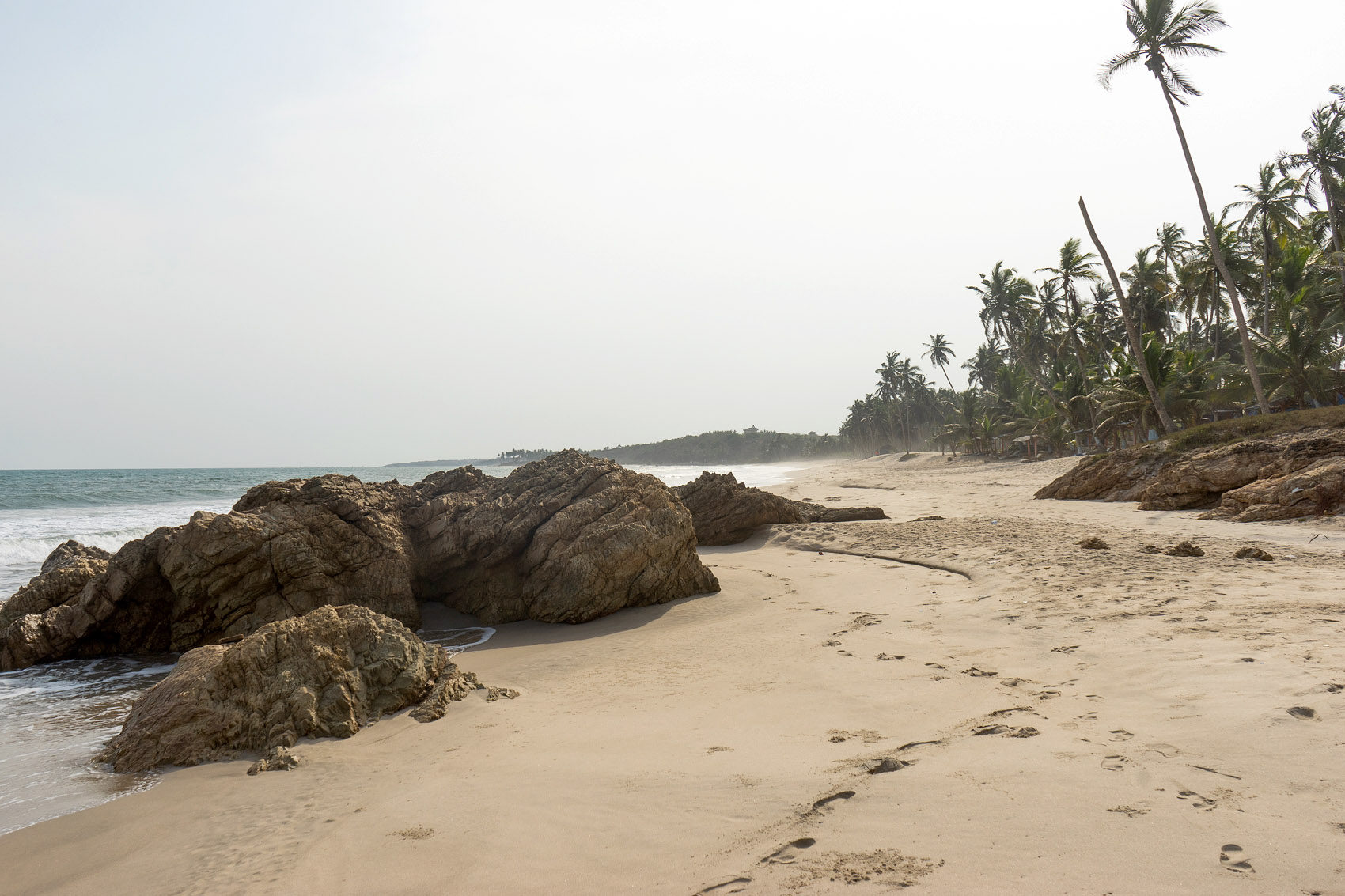 Felsen am Strandin Ghana