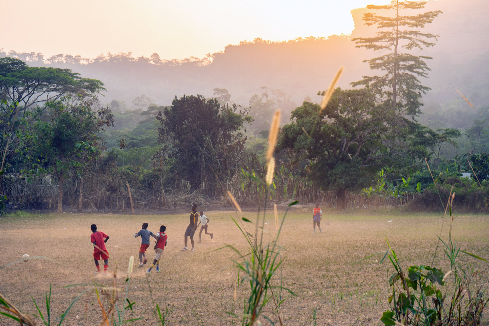 Fussballspielen in Ghana