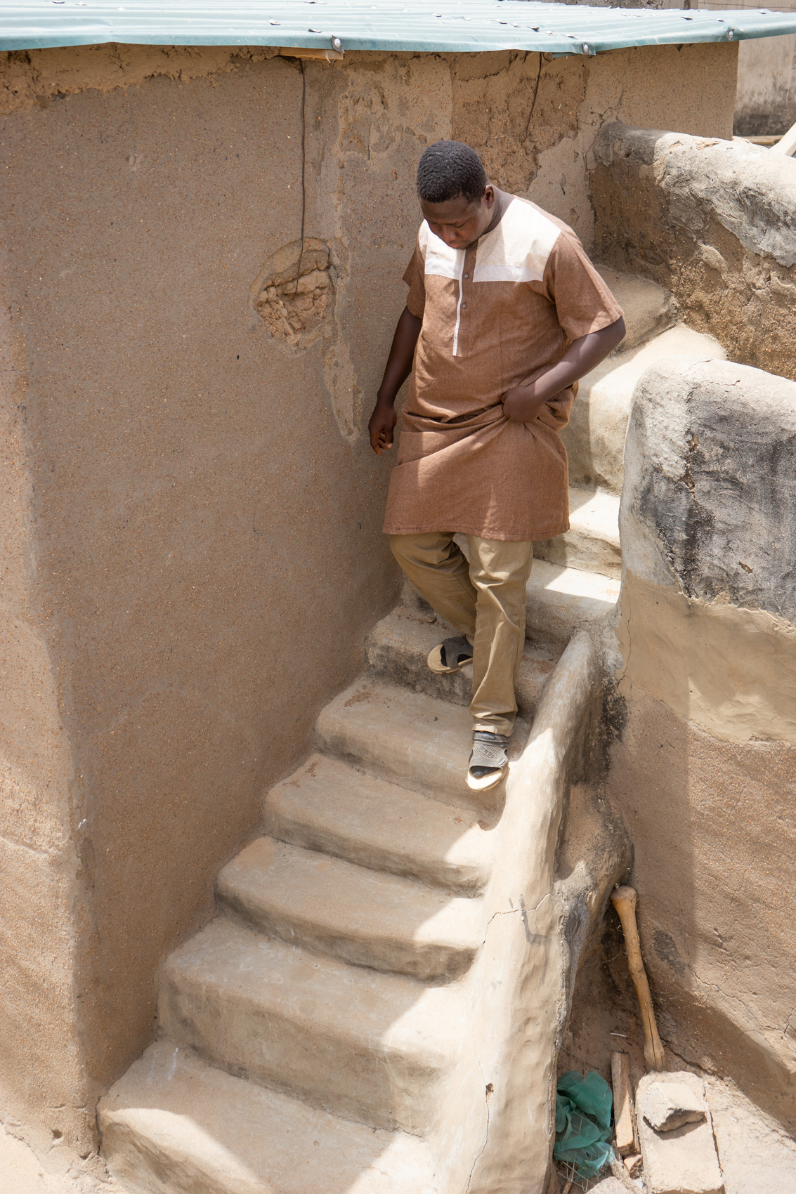 Mann Treppe in Ghana