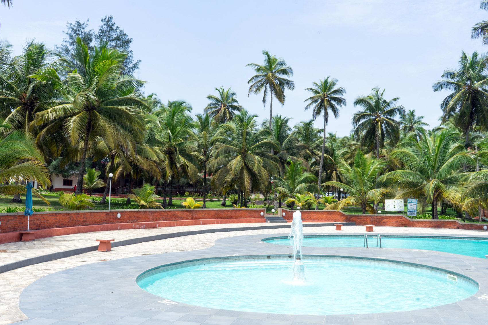 Coconut Grove Beach Resort Schwimmbad