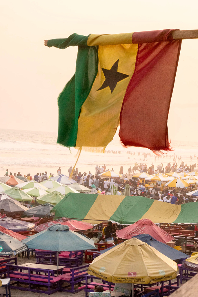 La Beach Strand mit Ghana Flagge