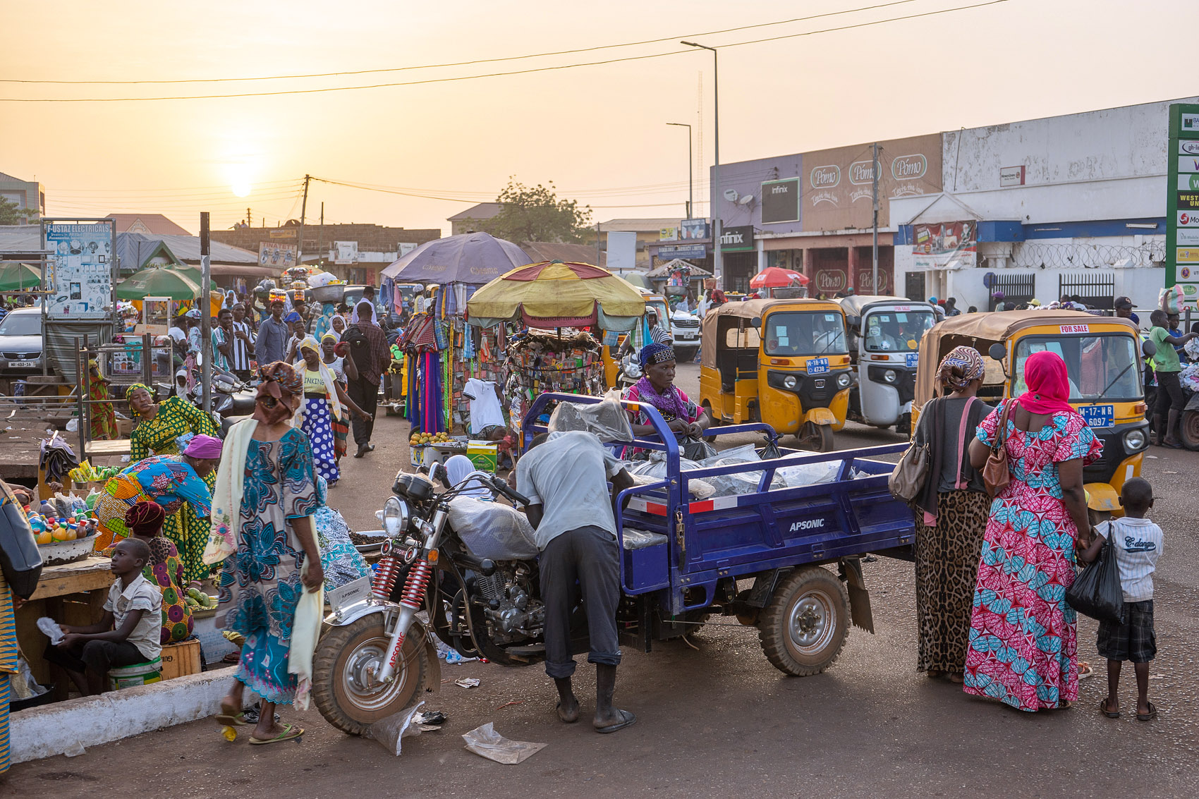 Tamale Markt mit Sonnenuntergang