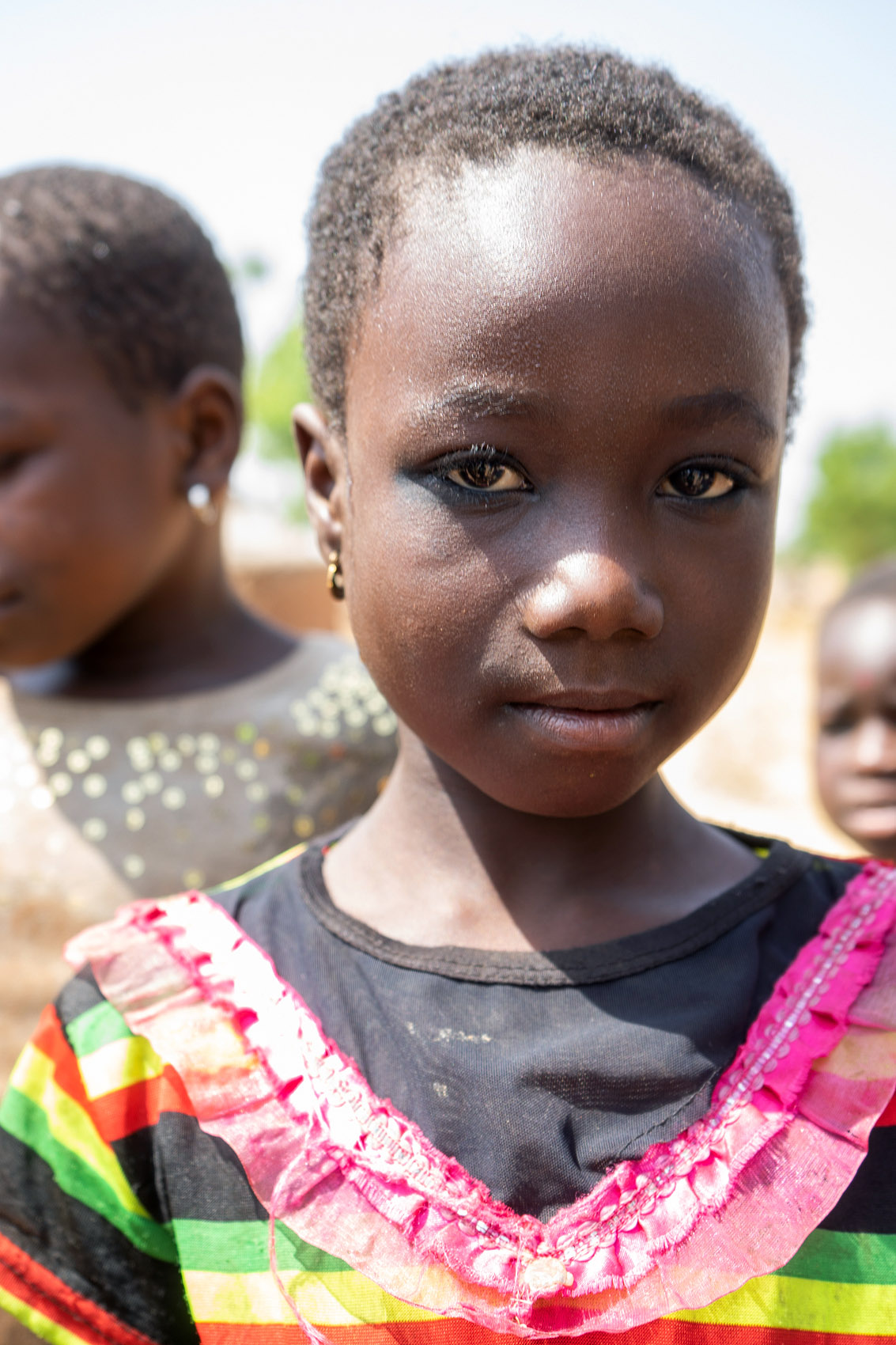 Mädchen im Ghana Kleid