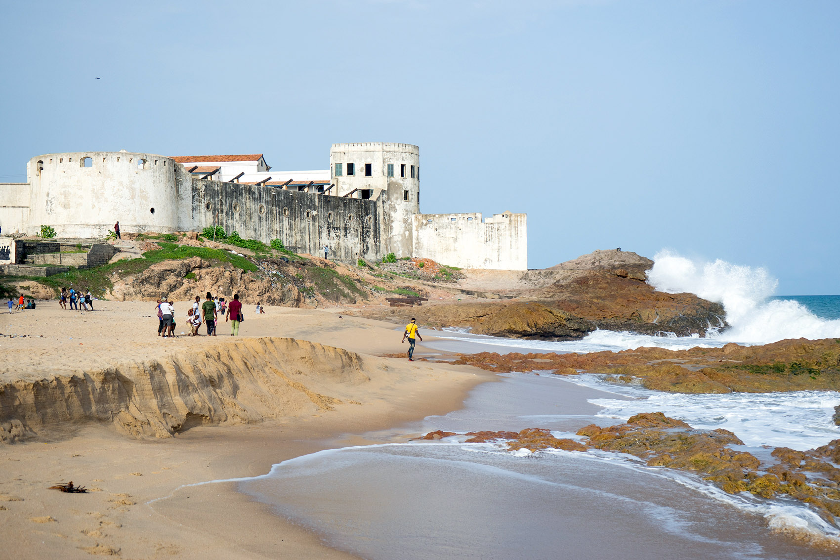 Cape Coast Strand mit der Fort William Burg